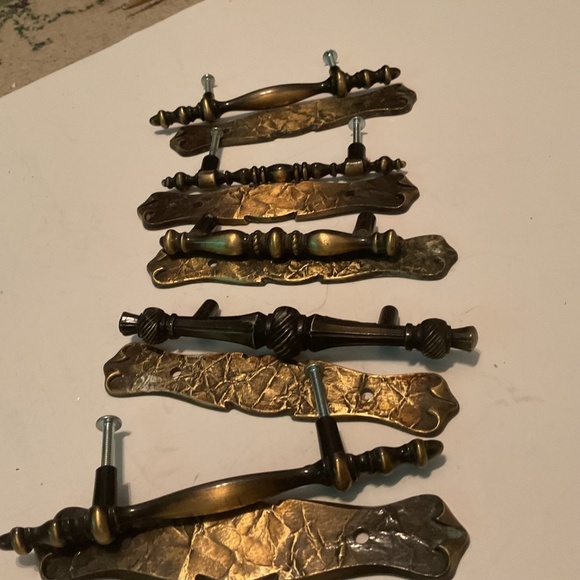 A lot of 5 handle vintage handle pulls for your restoration project. Used - Picture 9 of 11